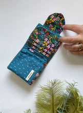 Load image into Gallery viewer, Le Petit - Garden Flowers blue