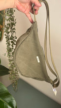 Load image into Gallery viewer, Moon Bag - verde militare/righe rosa e verdi (Stripes)