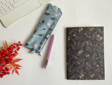 Carica l'immagine nel visualizzatore di Gallery, Astuccio mini- Magnolie e Libellule