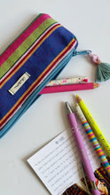 Carica l'immagine nel visualizzatore di Gallery, Astuccio - Righe Colorate