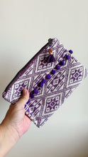 Load image into Gallery viewer, Pochette Midi - Geometrica viola e bianca