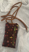 Carica l'immagine nel visualizzatore di Gallery, Astuccio porta cellulare (Cordino) - Ciliegie