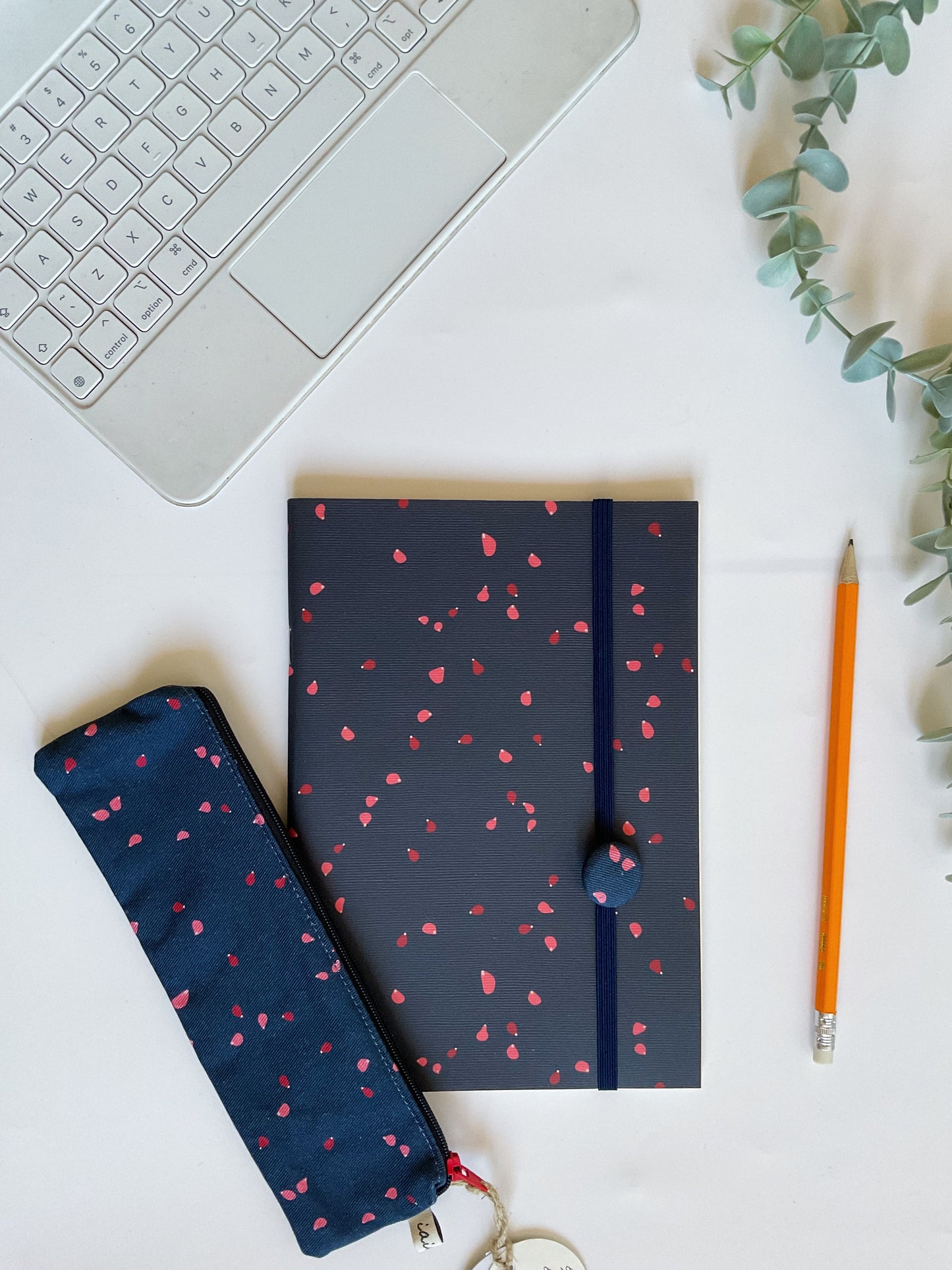 Quaderno A5 + Segnalibro + Astuccio Mini (Chicchi)