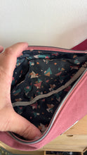 Carica l'immagine nel visualizzatore di Gallery, Moon Bag - Rosa acceso/80’s