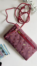 Carica l'immagine nel visualizzatore di Gallery, Astuccio porta cellulare - Ciliegie Malva