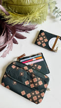 Carica l'immagine nel visualizzatore di Gallery, Pocket Pochette con tasca (Mini) - Mattonelle Verdi
