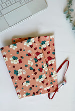 Load image into Gallery viewer, Quaderno A5 + Quaderno Maxi + Segnalibro (Lamponi e Mirtilli)