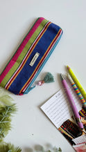 Carica l'immagine nel visualizzatore di Gallery, Astuccio - Righe Colorate