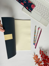 Carica l'immagine nel visualizzatore di Gallery, Quaderno A5 - Melograno