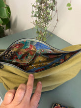 Carica l'immagine nel visualizzatore di Gallery, Moon Bag - verde acido /Airone (Nippori)