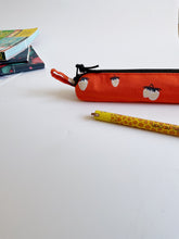 Carica l'immagine nel visualizzatore di Gallery, Astuccio Birillo - Fragoline