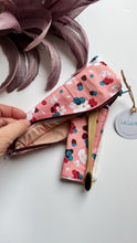 Carica l'immagine nel visualizzatore di Gallery, Astuccio con asciugamano (porta spazzolìno/dentifricio) - Lamponi e Mirtilli