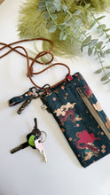 Carica l'immagine nel visualizzatore di Gallery, Astuccio porta cellulare - Dragon