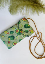 Carica l'immagine nel visualizzatore di Gallery, Astuccio porta cellulare - Avocado (trapuntata)