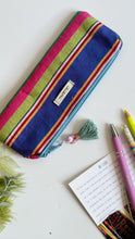 Carica l'immagine nel visualizzatore di Gallery, Astuccio - Righe Colorate