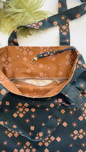 Carica l'immagine nel visualizzatore di Gallery, Shopper Bag - Mattonelle