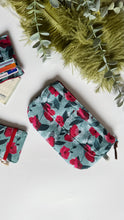 Carica l'immagine nel visualizzatore di Gallery, Pocket Pochette con tasca (Maxi) - Papaveri e Soffioni (interno verde)