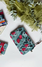 Carica l'immagine nel visualizzatore di Gallery, Pocket Pochette con tasca (Mini) - Papaveri e soffioni