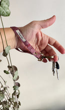 Carica l'immagine nel visualizzatore di Gallery, Portachiavi - Ciliegie Malva