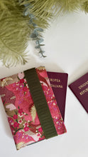 Load image into Gallery viewer, Porta Passaporto - Rosa (Nippori)