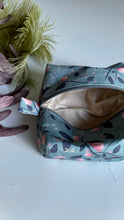 Load image into Gallery viewer, Mini trousse - Magnolie e Libellule