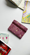 Carica l'immagine nel visualizzatore di Gallery, Porta Passaporto + Travel Journal - Ciliegie Malva