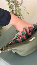 Carica l'immagine nel visualizzatore di Gallery, Moon Bag - verde militare/righe rosa e verdi (Stripes)