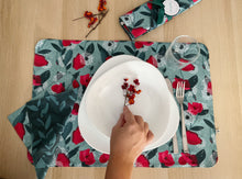 Carica l'immagine nel visualizzatore di Gallery, Tovaglietta americana - Papaveri e Soffioni