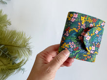 Load image into Gallery viewer, Le Petit - Garden Flowers blue