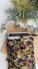 Load image into Gallery viewer, Custodia per libri (standard) - Black & Gold (Nippori)