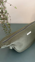 Carica l'immagine nel visualizzatore di Gallery, Moon Bag - verde militare/righe rosa e verdi (Stripes)