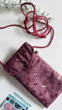 Carica l'immagine nel visualizzatore di Gallery, Astuccio porta cellulare - Ciliegie Malva