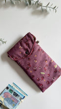 Carica l'immagine nel visualizzatore di Gallery, Astuccio porta cellulare - Ciliegie Malva