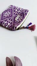 Carica l'immagine nel visualizzatore di Gallery, Pochette Quadrata - Geometrica viola