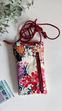 Load image into Gallery viewer, Astuccio porta cellulare - Flowers