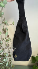 Carica l'immagine nel visualizzatore di Gallery, Moon Bag - nera /Airone (Nippori)