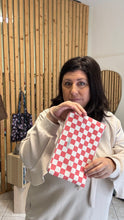 Carica l'immagine nel visualizzatore di Gallery, Pochette - Scacchiera