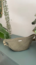 Load image into Gallery viewer, Moon Bag - verde militare/righe rosa e verdi (Stripes)