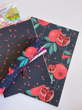 Carica l'immagine nel visualizzatore di Gallery, Astuccio Birillo + Quaderno - Melograno