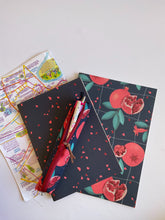 Carica l'immagine nel visualizzatore di Gallery, Astuccio Birillo + Quaderno - Melograno