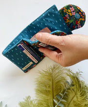 Load image into Gallery viewer, Le Petit - Garden Flowers blue