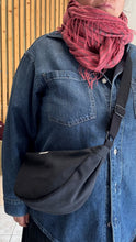Carica l'immagine nel visualizzatore di Gallery, Moon Bag - nera /Airone (Nippori)