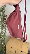 Carica l'immagine nel visualizzatore di Gallery, Moon Bag - Rosa acceso/80’s