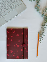 Carica l'immagine nel visualizzatore di Gallery, Quaderno A5 + Segnalibro (Lamponi)