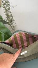 Load image into Gallery viewer, Moon Bag - verde militare/righe rosa e verdi (Stripes)