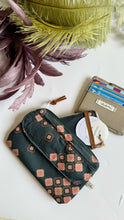 Carica l'immagine nel visualizzatore di Gallery, Pocket Pochette con tasca (Mini) - Mattonelle Verdi