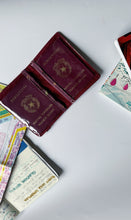 Carica l'immagine nel visualizzatore di Gallery, Porta Passaporto + Travel Journal - Ciliegie Malva