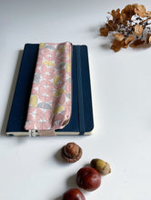 Load image into Gallery viewer, Astucc-iaiami (mini) - Geometrica Rosa