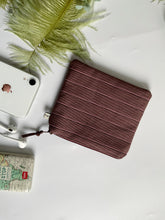 Carica l'immagine nel visualizzatore di Gallery, Pochette  - Lines Purple