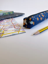 Carica l'immagine nel visualizzatore di Gallery, Astuccio Birillo - Blue Pois